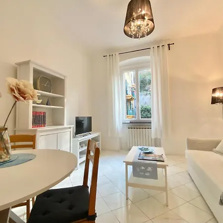 Terminal Apartment Genoa